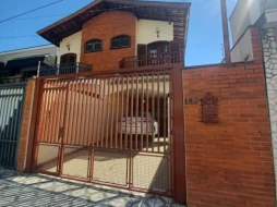 Imagem Sobrado com 3 dormitórios para alugar por R$ 2.320,00/mês - Centro - Taubaté/SP